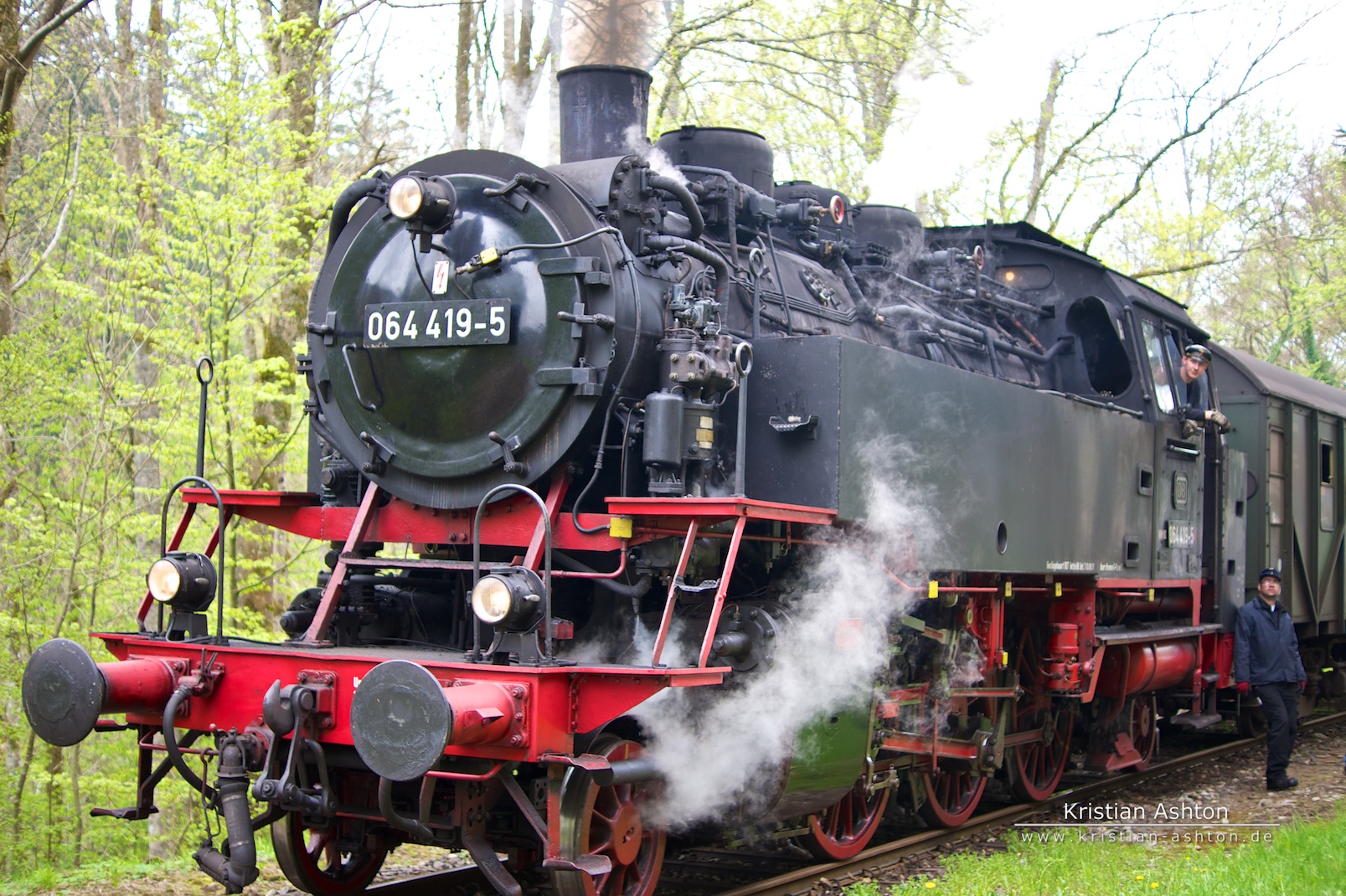 Dampflok 064 419-5 bei Laufenmühle im Schwäbischen Wald